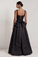 Laden Sie das Bild in den Galerie-Viewer, A-Linie Satin, schwarze weiße Punkte, quadratischer Ausschnitt, langes Festkleid mit Schleife