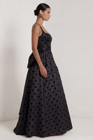 Laden Sie das Bild in den Galerie-Viewer, A-Linie Satin, schwarze weiße Punkte, quadratischer Ausschnitt, langes Festkleid mit Schleife