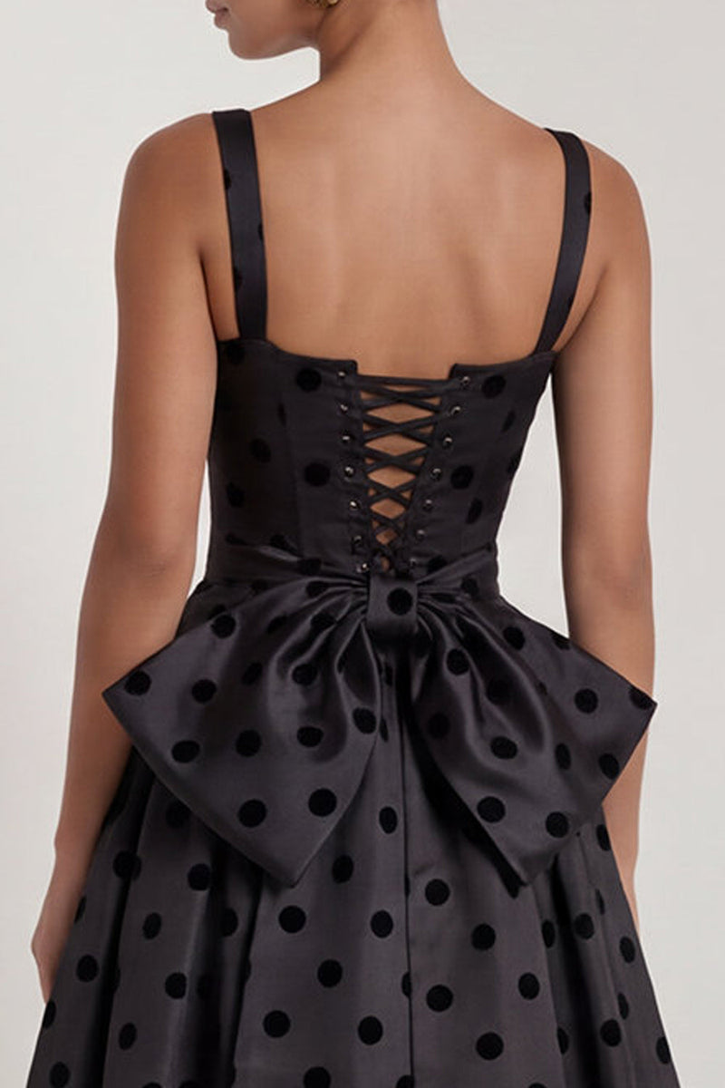 Laden Sie das Bild in den Galerie-Viewer, A-Linie Satin, schwarze weiße Punkte, quadratischer Ausschnitt, langes Festkleid mit Schleife