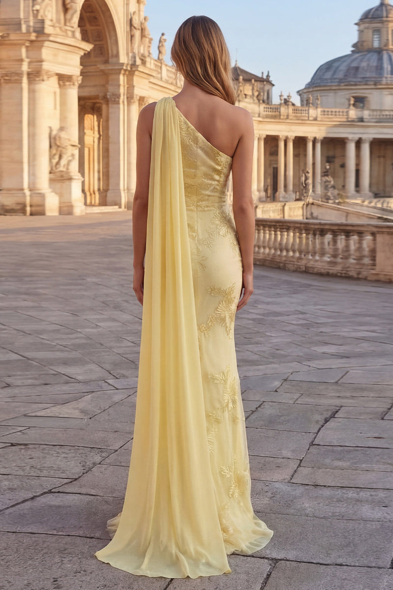 Laden Sie das Bild in den Galerie-Viewer, Gelbes Meerjungfrauen-Blumenbesticktes langes Abschlussballkleid mit Seitenumhang