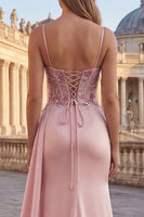 Laden Sie das Bild in den Galerie-Viewer, Rosa Scheide Floral Gerafftes Korsett Langes Abschlussballkleid mit Seitenumhang