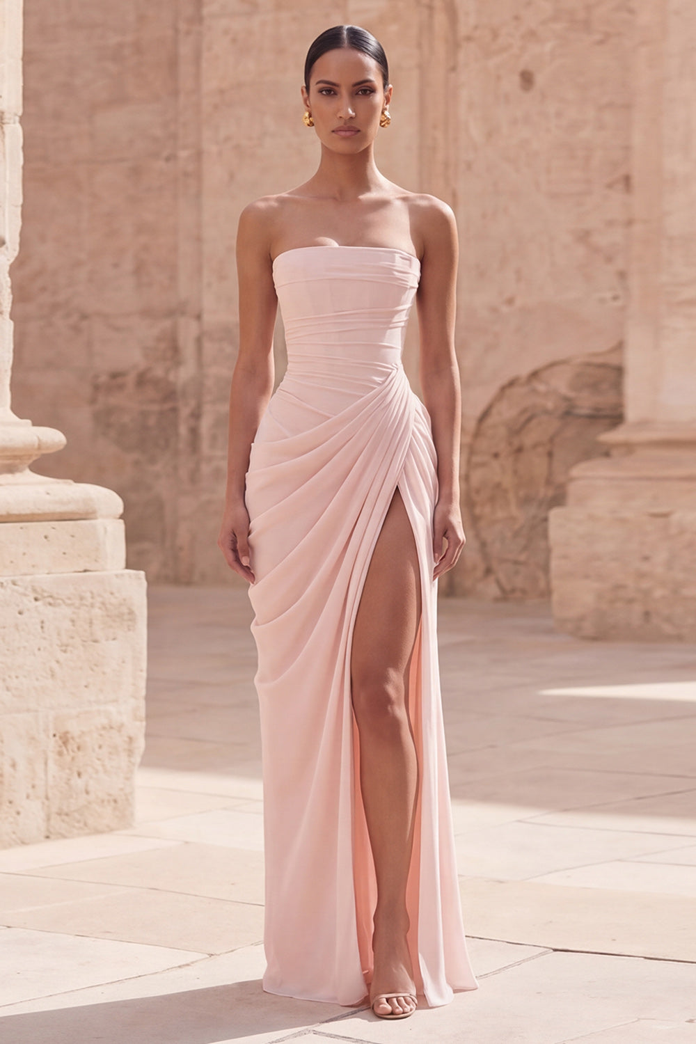 Hellrosa Trägerloses Gerafftes Langes Abschlussballkleid mit Schlitz