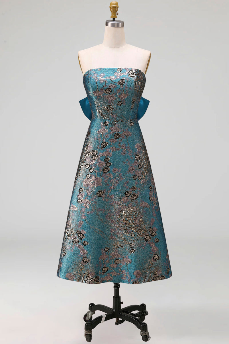 Laden Sie das Bild in den Galerie-Viewer, Pfau Blaues Trägerloses A-Linie Langes Blumen Festliches Kleid mit Schleife