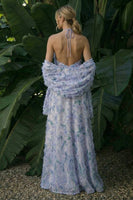 Laden Sie das Bild in den Galerie-Viewer, Hellviolettes Langes Blumenmuster A-Linie Neckholder Rückenloses Festliches Kleid mit Umhang