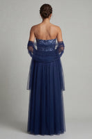 Laden Sie das Bild in den Galerie-Viewer, Marineblaues A Linie Trägerloses Langes Tüll Kleid Mutter der Braut mit Girlande