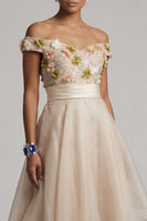 Laden Sie das Bild in den Galerie-Viewer, Off the Shoulder A-Linie aprikosenfarbenes Mutter-der-Braut-Kleid mit 3D-Blumen