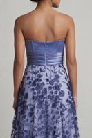Laden Sie das Bild in den Galerie-Viewer, Trägerloses A-Linie marineblaues Blumenkleid Mutter der Braut