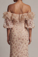 Laden Sie das Bild in den Galerie-Viewer, Champagner-Off-the-Shoulder Meerjungfrauen-Pailletten Langes Mutter-der-Braut-Kleid mit Schlitz