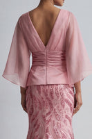 Laden Sie das Bild in den Galerie-Viewer, Glitzerndes rosa V-Ausschnitt Meerjungfrauenkleid Mutter der Braut mit Umhangärmeln