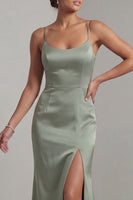 Laden Sie das Bild in den Galerie-Viewer, Hellgrünes Satin-Meerjungfrauenkleid Mutter der Braut mit abnehmbarem Umhang
