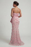 Laden Sie das Bild in den Galerie-Viewer, Trägerloses pinkes Meerjungfrauen-Blumenkleid Mutter der Braut mit abnehmbarem Umhang