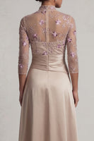 Laden Sie das Bild in den Galerie-Viewer, Blumiges Halsausschnitt A-Linie Champagner Mutter-der-Braut-Kleid