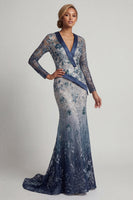 Laden Sie das Bild in den Galerie-Viewer, Florales V-Ausschnitt Meerjungfrauenblau appliquiertes Mutter-der-Braut-Kleid