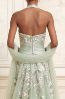 Laden Sie das Bild in den Galerie-Viewer, Staubiges Salbei-A-Linien-Neckholderhals-Tüllgesticktes langes Abschlussball-Kleid mit Schlitz