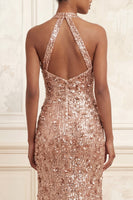 Laden Sie das Bild in den Galerie-Viewer, Glitzerndes Neckholder-Meerjungfrauen-Rouge-Pailletten, gerafftes langes Abschlussballkleid mit Schlitz