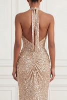 Laden Sie das Bild in den Galerie-Viewer, Glitzerndes Meerjungfrauen-Champagner-Neckholderhals mit gerafftem Pailletten, langes Abschlussballkleid mit Schlitz