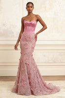 Laden Sie das Bild in den Galerie-Viewer, Meerjungfrauenrosa trägerloses Korsett mit baskischer Taille lange Abschlussballkleid mit 3D-Blumen