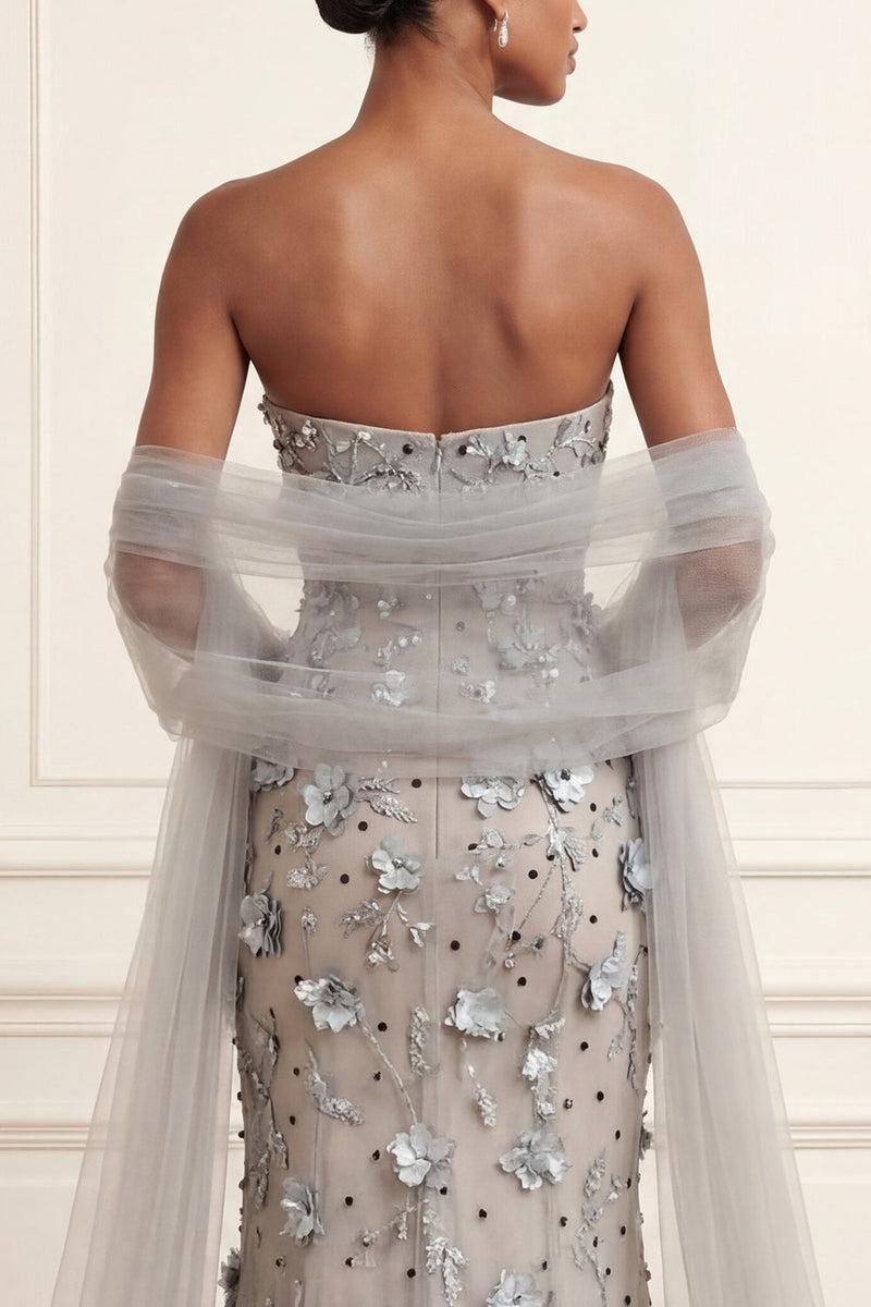 Laden Sie das Bild in den Galerie-Viewer, Silbernes Meerjungfrauen-Trägerloses Pailletten-Appliquiertes langes Abschlussballkleid mit Umhang