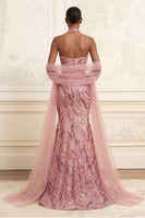 Laden Sie das Bild in den Galerie-Viewer, Glitzerndes rosa Meerjungfrauen-Trägerloses Pailletten-Langballkleid mit Umhang