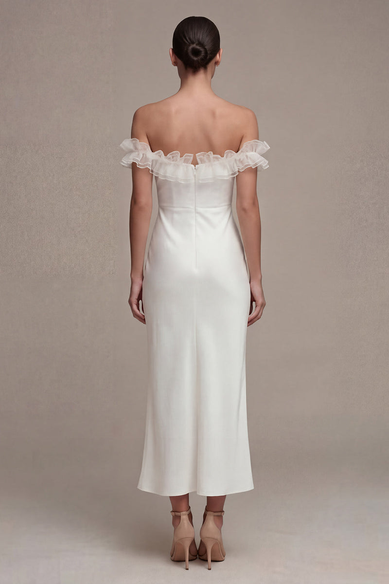 Laden Sie das Bild in den Galerie-Viewer, Langes Weißes Schulterfreies Satin Standesamt Kleid mit Scheide und Rüschen