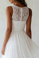 Laden Sie das Bild in den Galerie-Viewer, Weißes Standesamt Kleid mit Rundhalsausschnitt aus Tüll Spitze