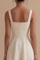 Laden Sie das Bild in den Galerie-Viewer, Elfenbein Spitze Quadrathals A-Linie Midi Standesamt Kleid