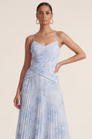 Laden Sie das Bild in den Galerie-Viewer, Hellblaues A-Linie geplissiertes Spaghettiträger-Kleid mit Blumen