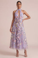 Laden Sie das Bild in den Galerie-Viewer, Lila appliquiertes Neckholder, ein ausgeschnittenes, rüschendes Midikleid mit 3D-Blumen