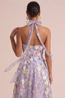 Laden Sie das Bild in den Galerie-Viewer, Lila appliquiertes Neckholder, ein ausgeschnittenes, rüschendes Midikleid mit 3D-Blumen