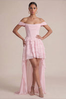 Laden Sie das Bild in den Galerie-Viewer, Off-the-shoulder Pink A-Linie Rüschenkorsett Hochzeitskleider