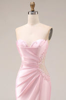 Laden Sie das Bild in den Galerie-Viewer, Rosa Satin-Meerjungfrauen-Sweetheart gerafftes langes Abschlussballkleid mit Schlitz