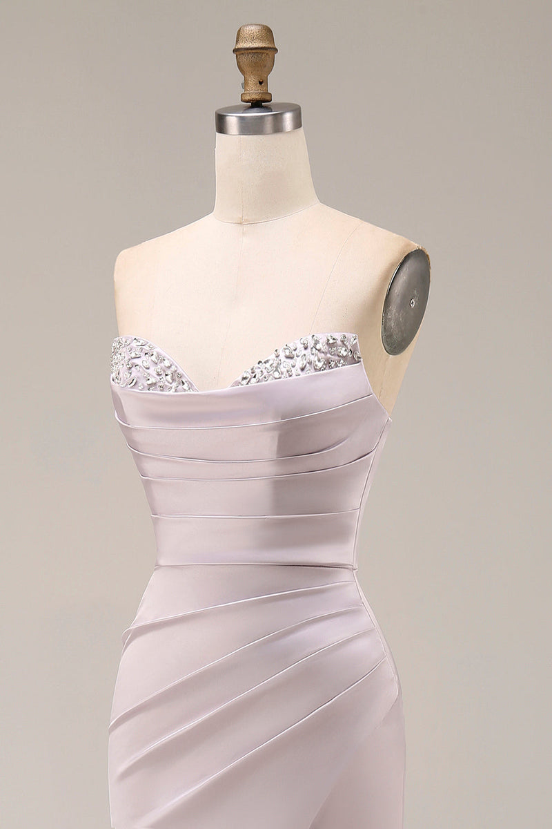 Laden Sie das Bild in den Galerie-Viewer, Satin-Meerjungfrau, hellviolettes Sweetheart, gerafftes, langes Abschlussballkleid mit Perlen und Schlitz