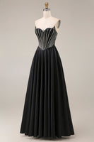 Laden Sie das Bild in den Galerie-Viewer, Satin-A-Linie schwarzes Sweetheart-Korsett, langes Abschlussballkleid