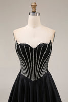 Laden Sie das Bild in den Galerie-Viewer, Satin-A-Linie schwarzes Sweetheart-Korsett, langes Abschlussballkleid
