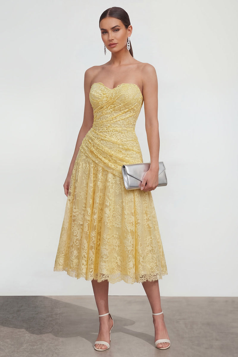 Laden Sie das Bild in den Galerie-Viewer, Gelbes Sweetheart gerafftes Spitzen-Midi-Kleid