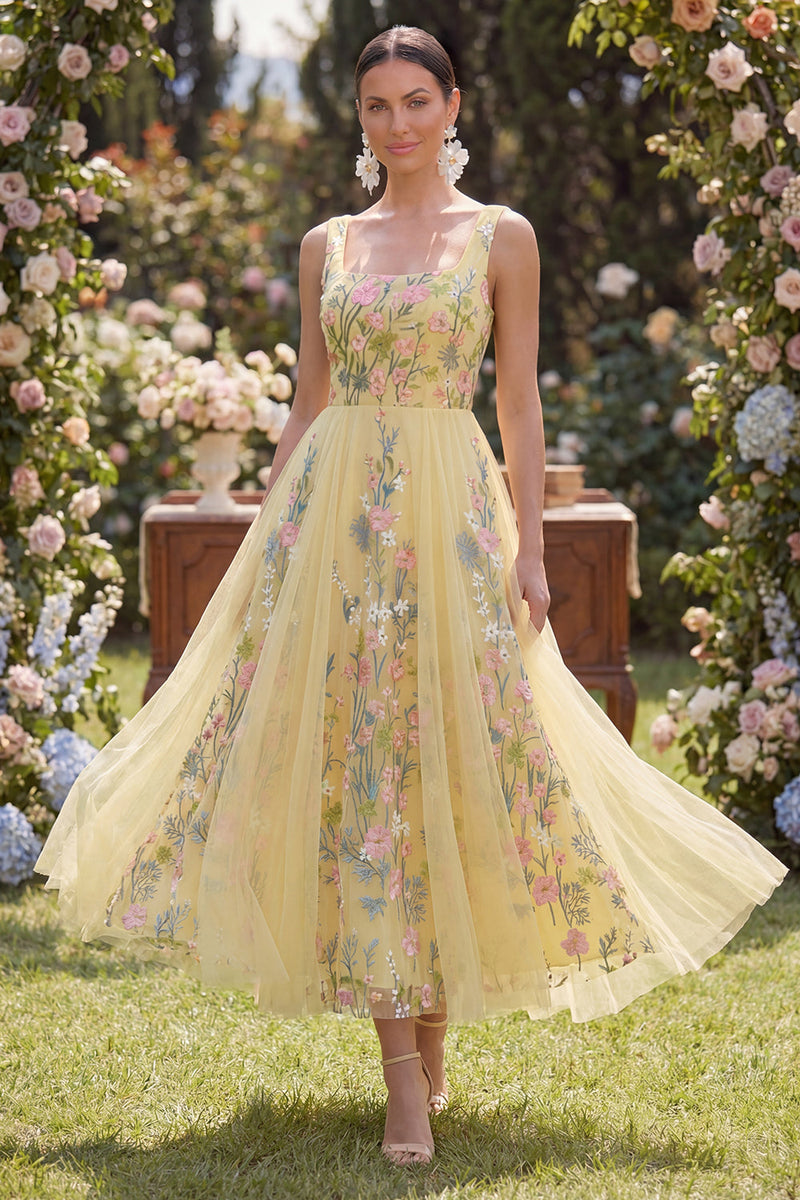 Laden Sie das Bild in den Galerie-Viewer, A-Linie Gelbes Quadratisches Tüll Besticktes Midikleid mit Blumen