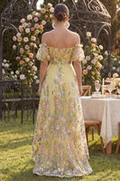 Laden Sie das Bild in den Galerie-Viewer, Schulterfreies A-Linie Gelbes Tüll Besticktes Kleid mit Puffärmeln