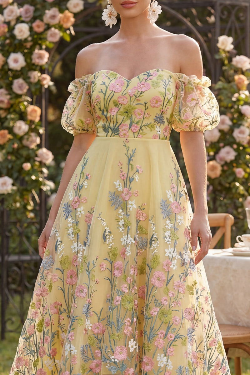 Laden Sie das Bild in den Galerie-Viewer, Schulterfreies A-Linie Gelbes Tüll Besticktes Kleid mit Puffärmeln