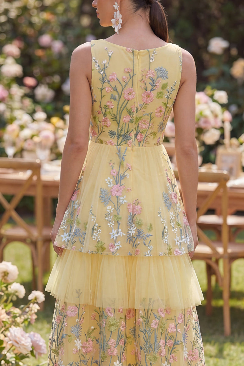 Laden Sie das Bild in den Galerie-Viewer, Gelbes Tüll A-Linie Gestuftes V-Ausschnitt Langes Besticktes Blumenkleid