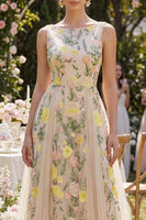 Laden Sie das Bild in den Galerie-Viewer, Champagner A-Linie Tüll Bateau-Hals Besticktes Langes Blumenkleid