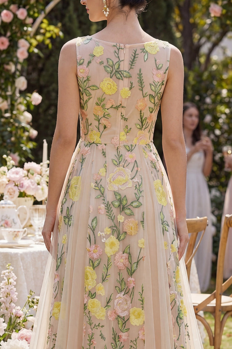 Laden Sie das Bild in den Galerie-Viewer, Champagner A-Linie Tüll Bateau-Hals Besticktes Langes Blumenkleid