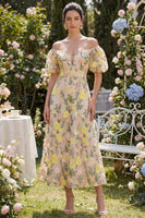 Laden Sie das Bild in den Galerie-Viewer, Tüll schulterloses Champagner-A-Linie, gesticktes florales Midi-Kleid mit Puffärmeln