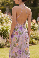 Laden Sie das Bild in den Galerie-Viewer, Meerjungfrauenlila Halterhals Tüllbesticktes langes Blumenkleid mit Schlitz