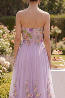 Laden Sie das Bild in den Galerie-Viewer, Flieder Trägerloses Tüll A-Linie Besticktes Langes Blumenkleid