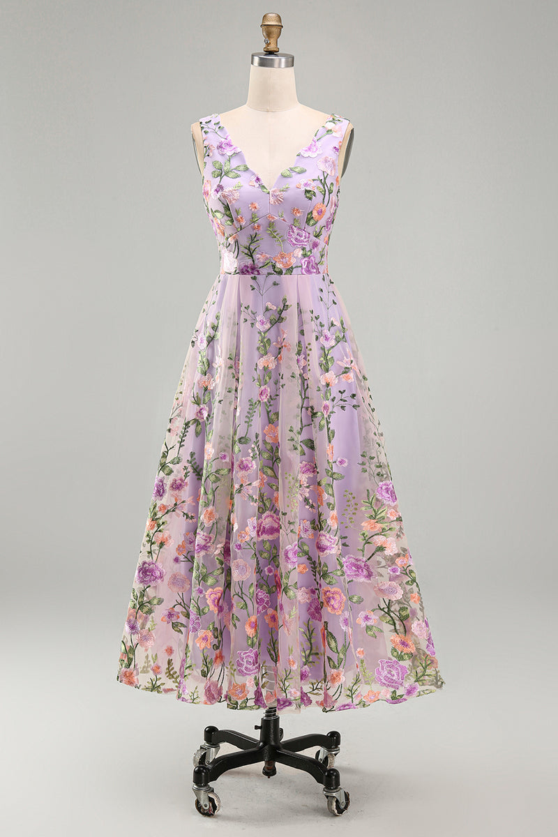 Laden Sie das Bild in den Galerie-Viewer, Flieder V-Ausschnitt Tüll A-Linie Besticktes Blumen Midi-Kleid