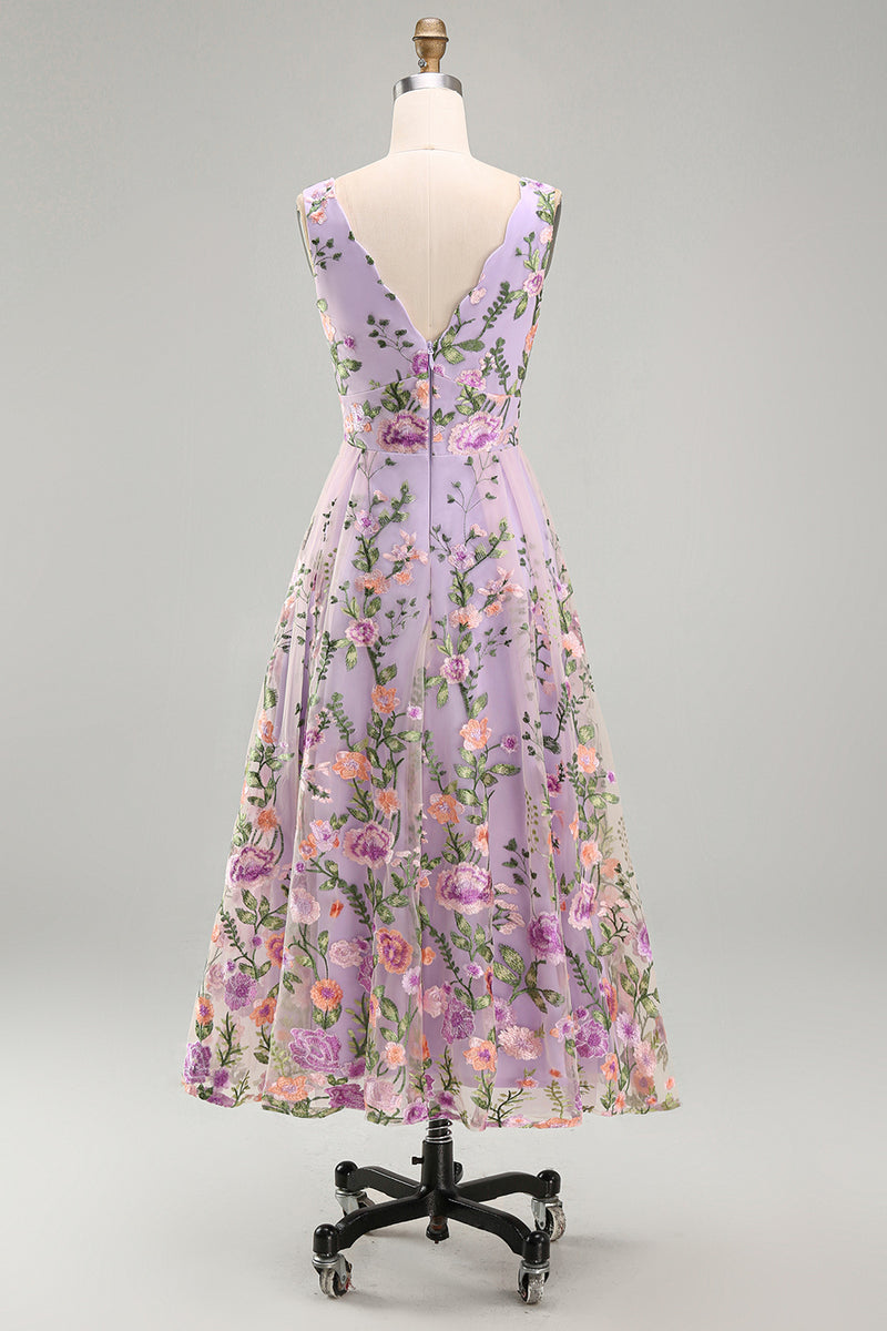 Laden Sie das Bild in den Galerie-Viewer, Flieder V-Ausschnitt Tüll A-Linie Besticktes Blumen Midi-Kleid
