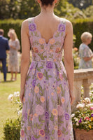 Laden Sie das Bild in den Galerie-Viewer, Flieder V-Ausschnitt Tüll A-Linie Besticktes Blumen Midi-Kleid