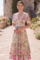 Laden Sie das Bild in den Galerie-Viewer, Blush-V-Ausschnitt Tüll A-Linie besticktes Midi-Blumenkleid mit kurzen Ärmeln