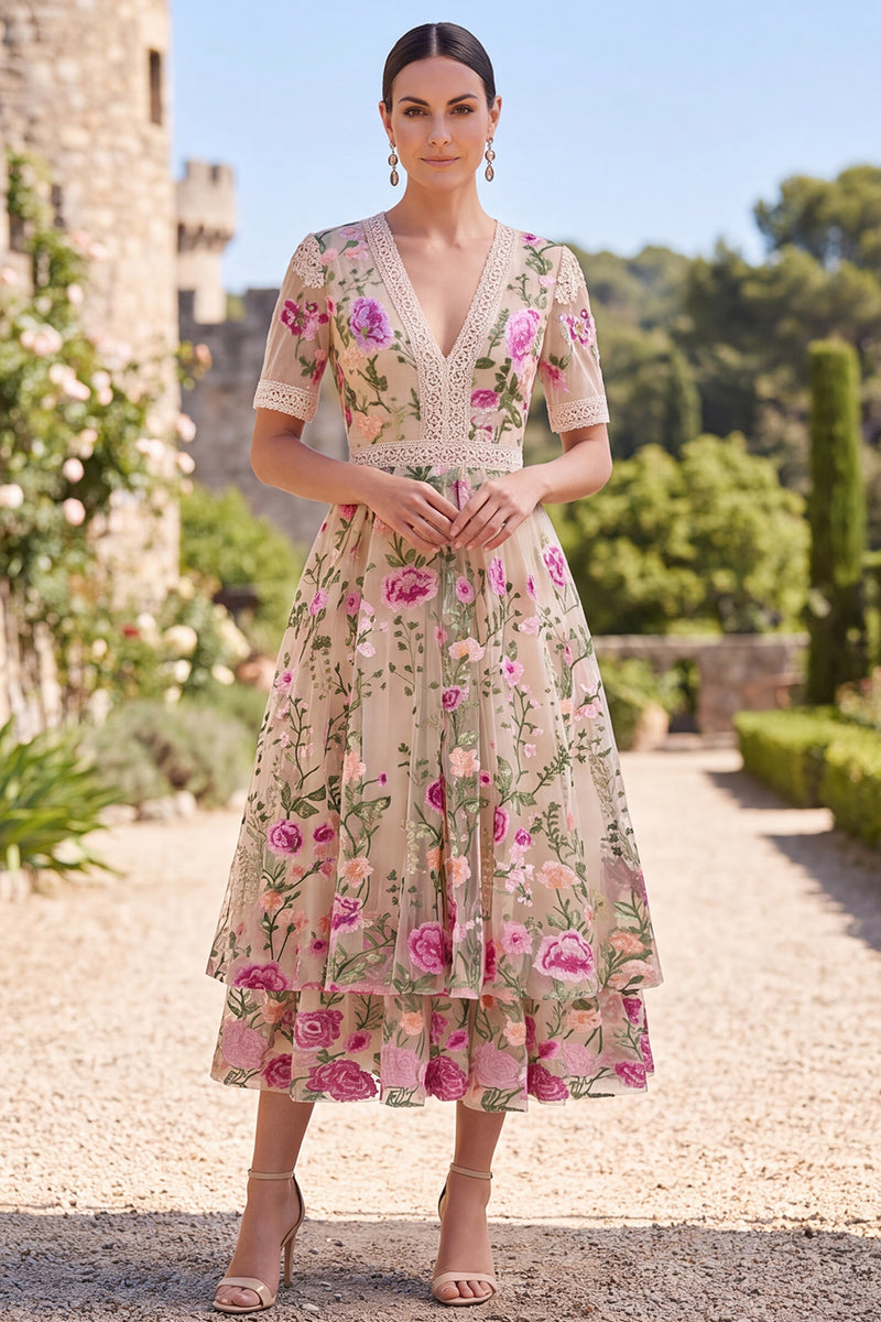 Laden Sie das Bild in den Galerie-Viewer, Blush-V-Ausschnitt Tüll A-Linie besticktes Midi-Blumenkleid mit kurzen Ärmeln