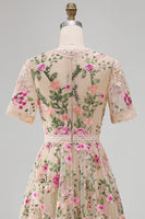 Laden Sie das Bild in den Galerie-Viewer, Blush-V-Ausschnitt Tüll A-Linie besticktes Midi-Blumenkleid mit kurzen Ärmeln